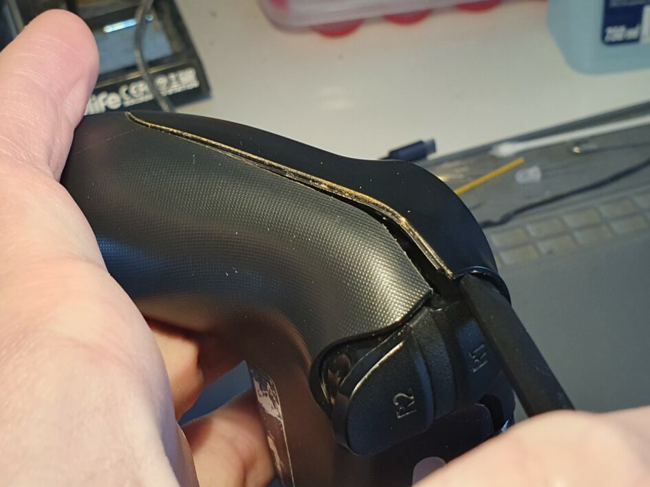 Tuto – Réparation d’une manette de PS4 – RétroBrico