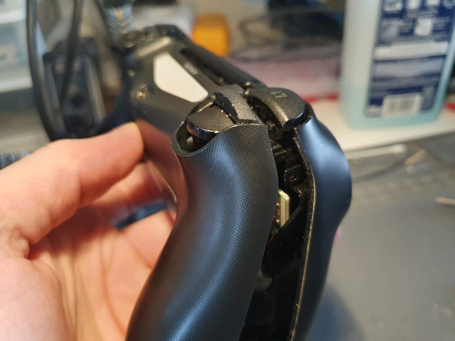 Tuto – Réparation d’une manette de PS4 – RétroBrico